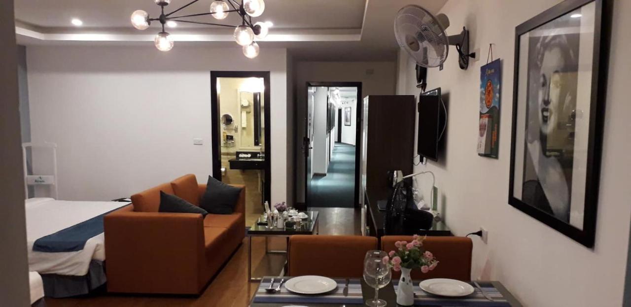 Hanoi Rocks Hostel Buitenkant foto