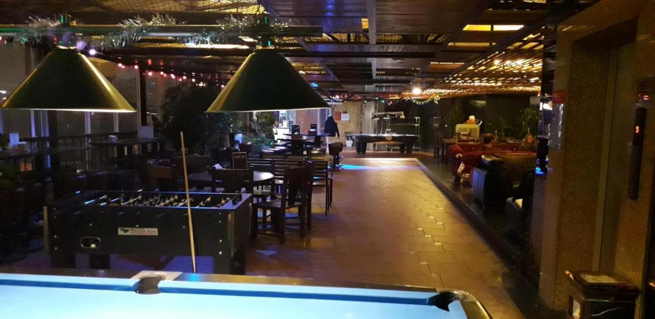 Hanoi Rocks Hostel Buitenkant foto