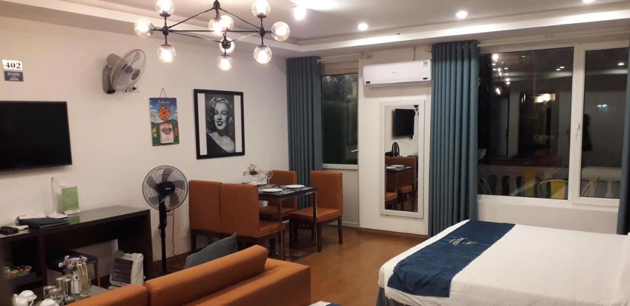 Hanoi Rocks Hostel Buitenkant foto